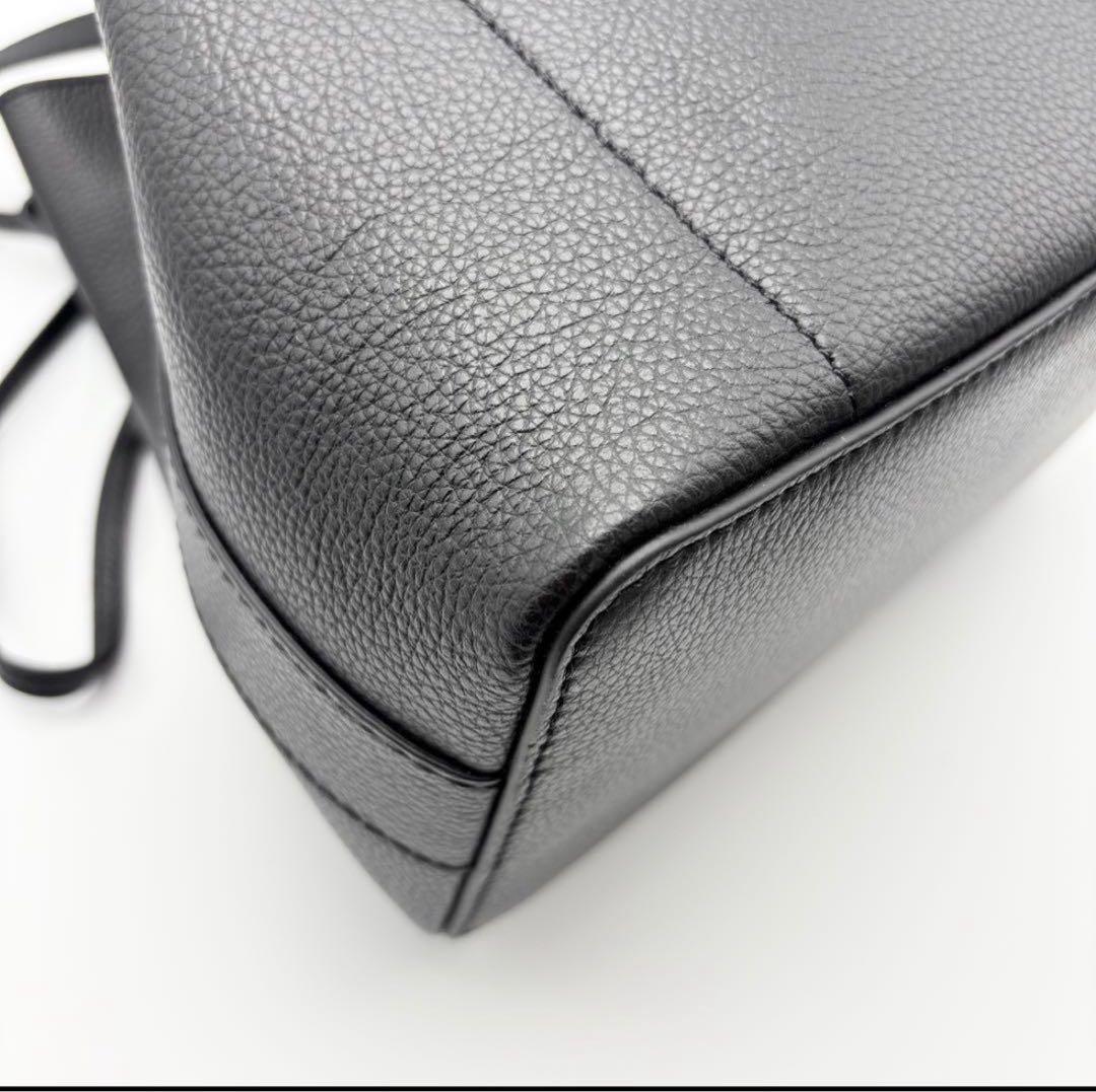 にゃん　FURLA ブラック 巾着バッグ