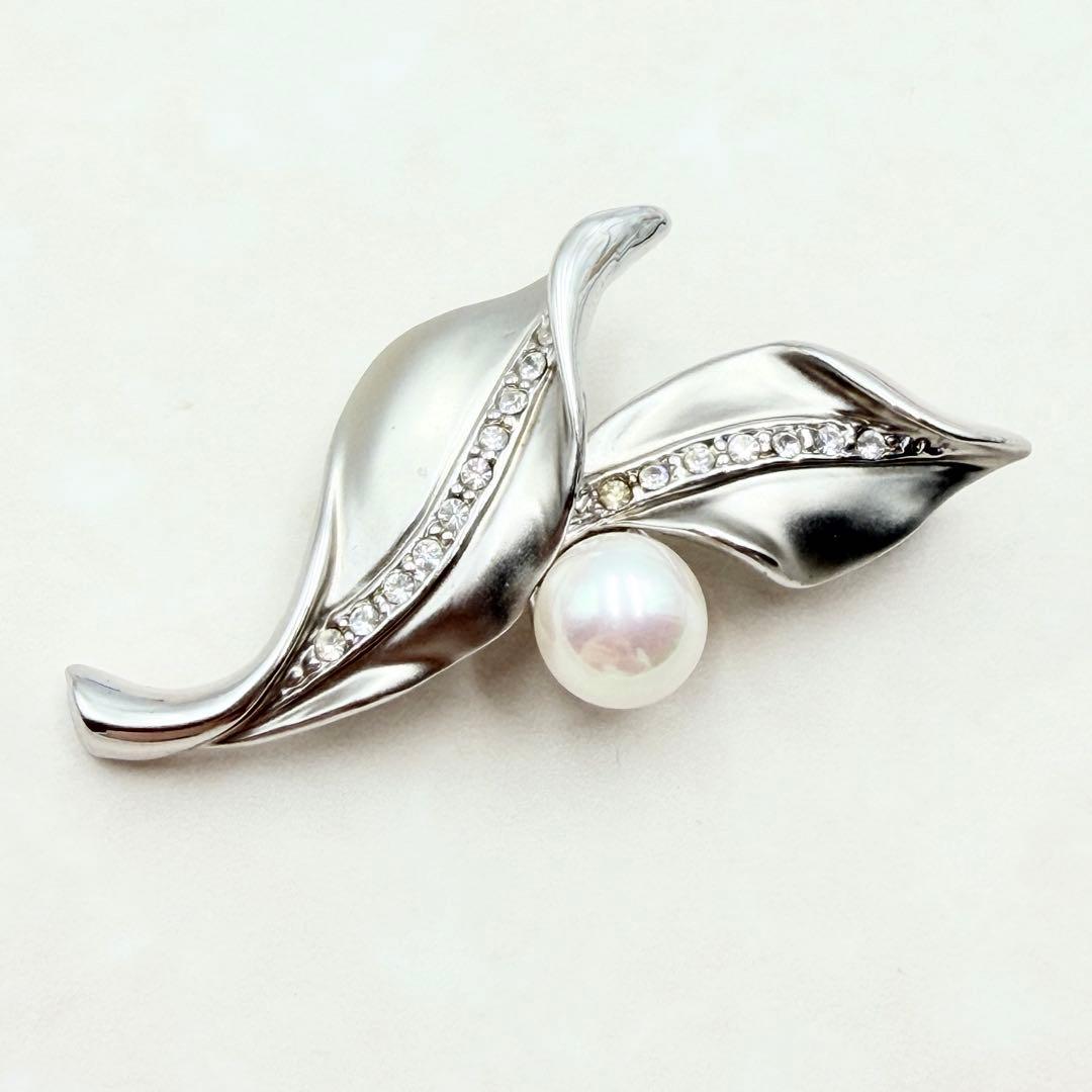 ヴァンドームブティック ブローチ パール リーフ 葉 シルバーカラー