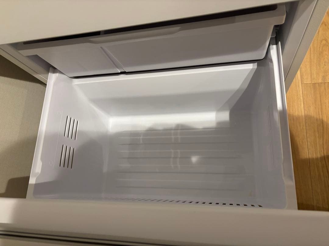 Panasonic 冷凍冷蔵庫 NR-C33ES2-W形 2025年製