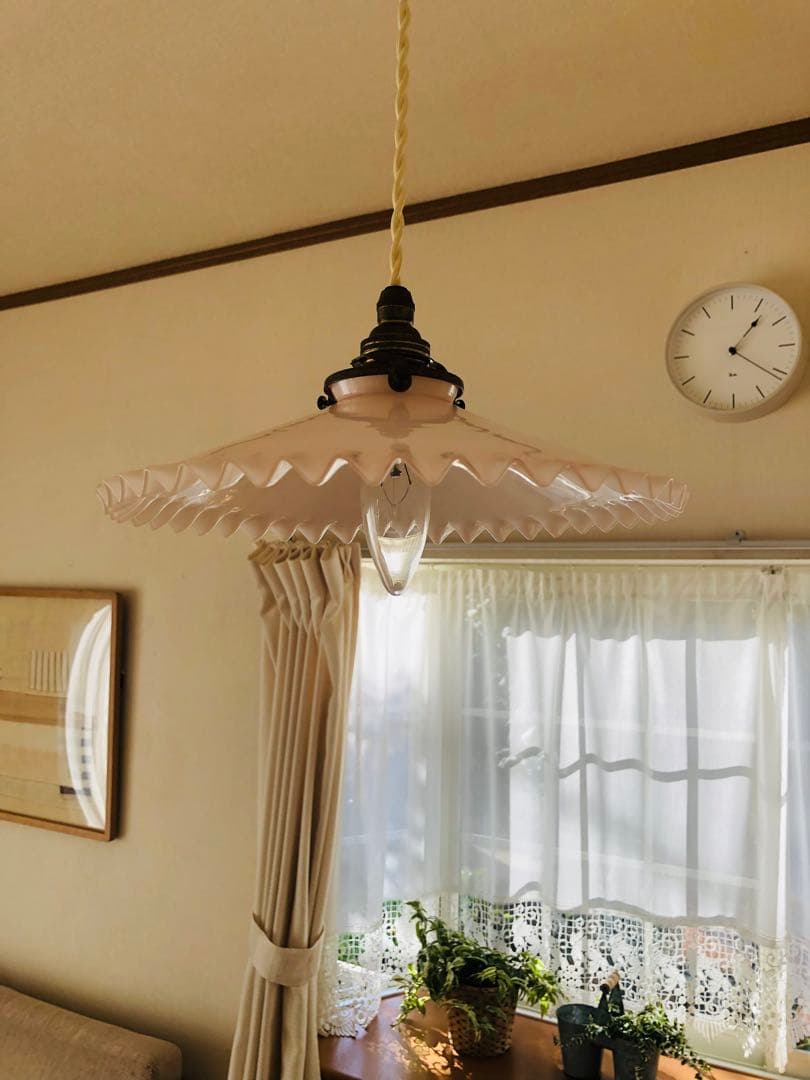 フランス　アンティーク　ミルクガラス　フリルシェード　ランプシェード　ピンク ピンクフレークガラス オパールセントフリルエッジ ランプシェード