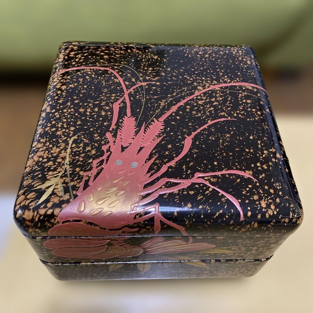 津軽塗　伊勢海老柄漆器二段重箱　レア物