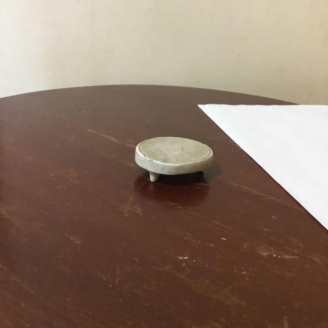 小さな飾り台 磁器