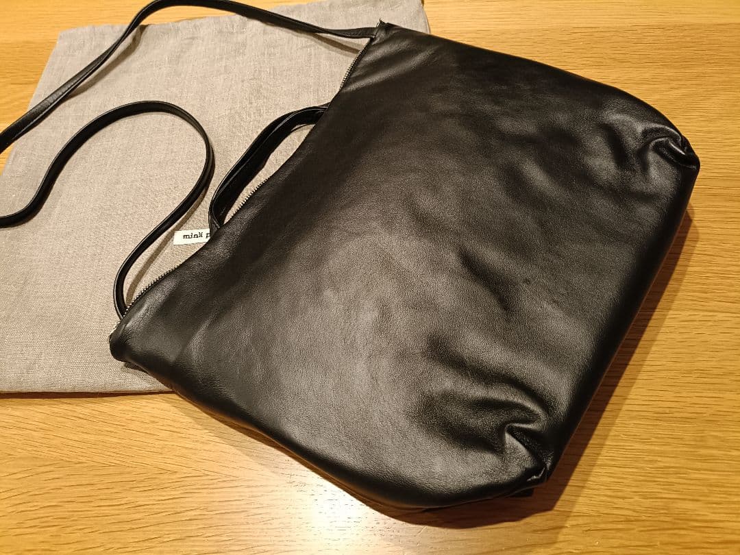 ミナペルホネン kostea bag M ブラック　タンバリン