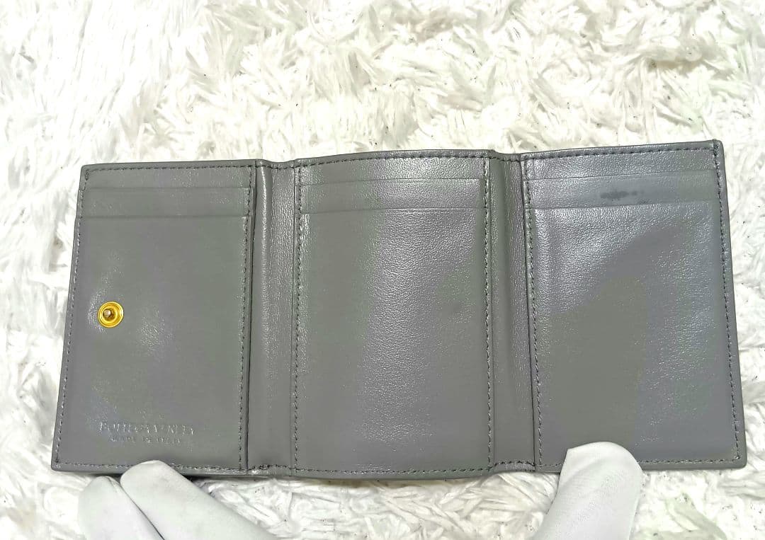 ボッテガヴェネタ　三つ折り財布　レザー　グレー　コンパクトウォレット