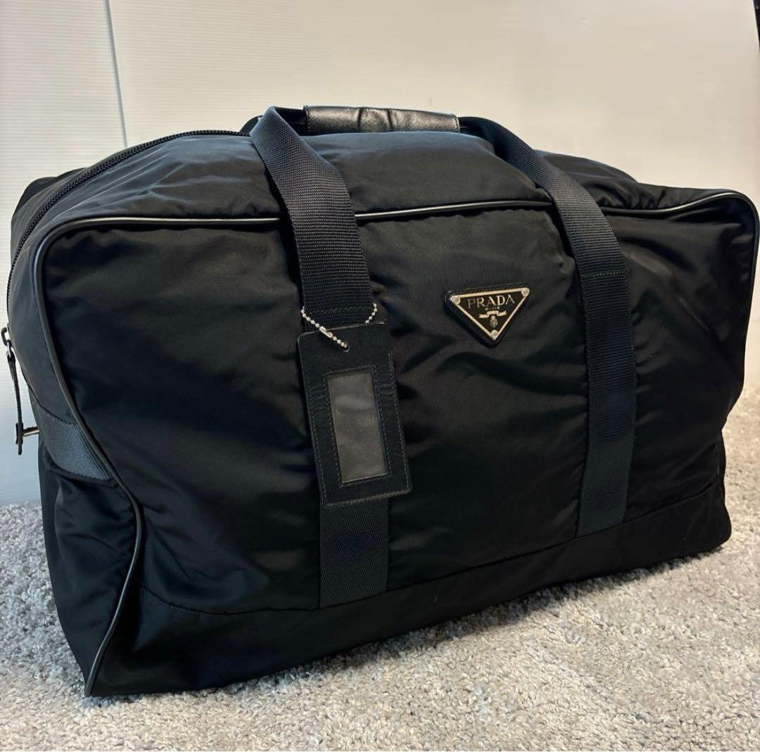 プラダ ボストンバッグ 三角ロゴプレート 大容量 旅行カバン 黒
