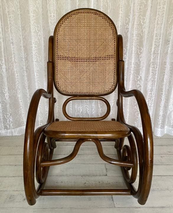 オールドラタン.ロッキングチェア 籐の揺り椅子 ヨーロッパ