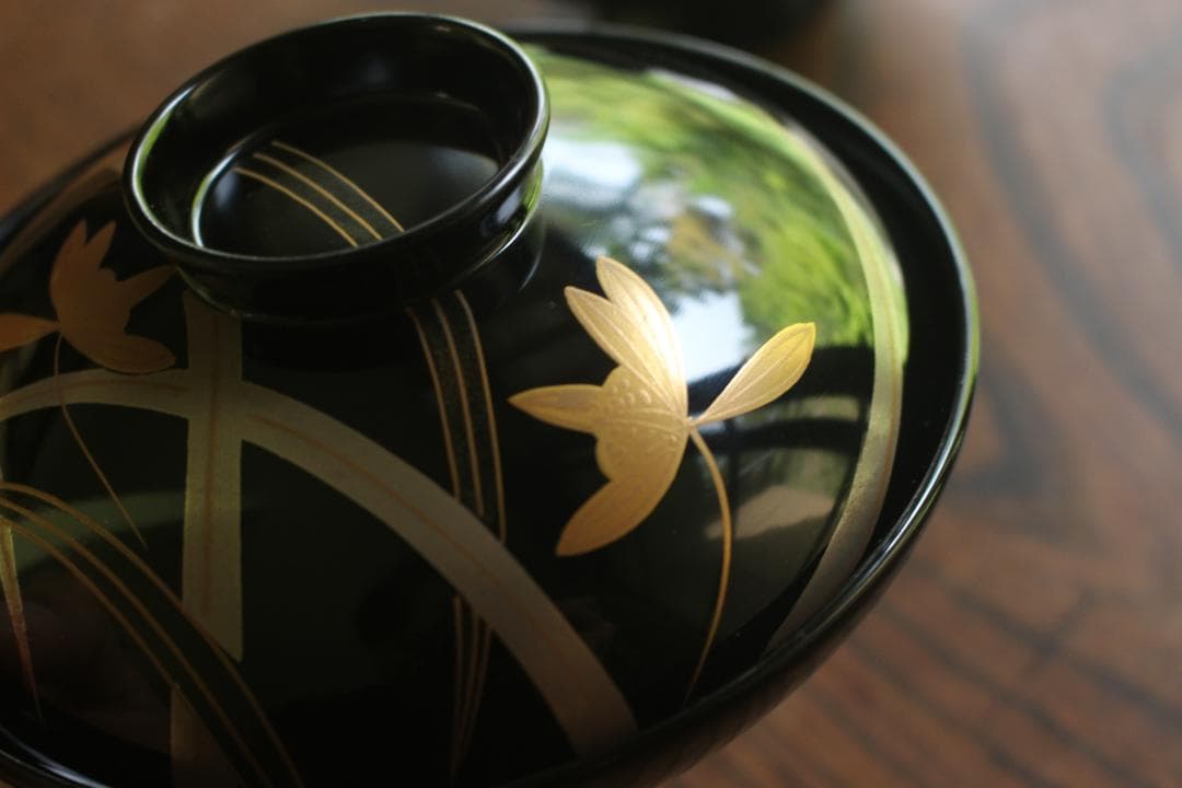 デッドストック！端正な黒漆に極上蘭蒔絵の美しいお椀2点（検