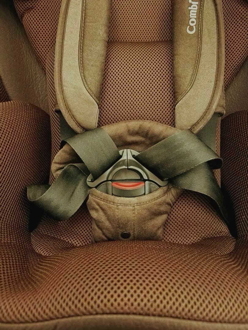 【ゆたか様】クルムーヴスマートISOFIX チャイルドシート　combi