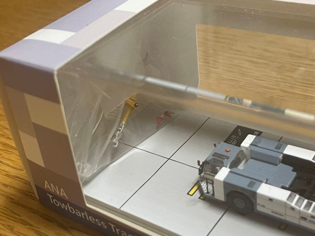 JcWings 1/200 ANA Towbarless Tractor