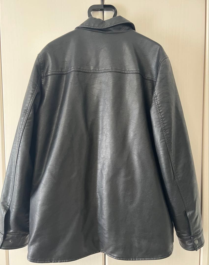 Levi´s ブラックフェイクレザー 裏ボア ジャケット