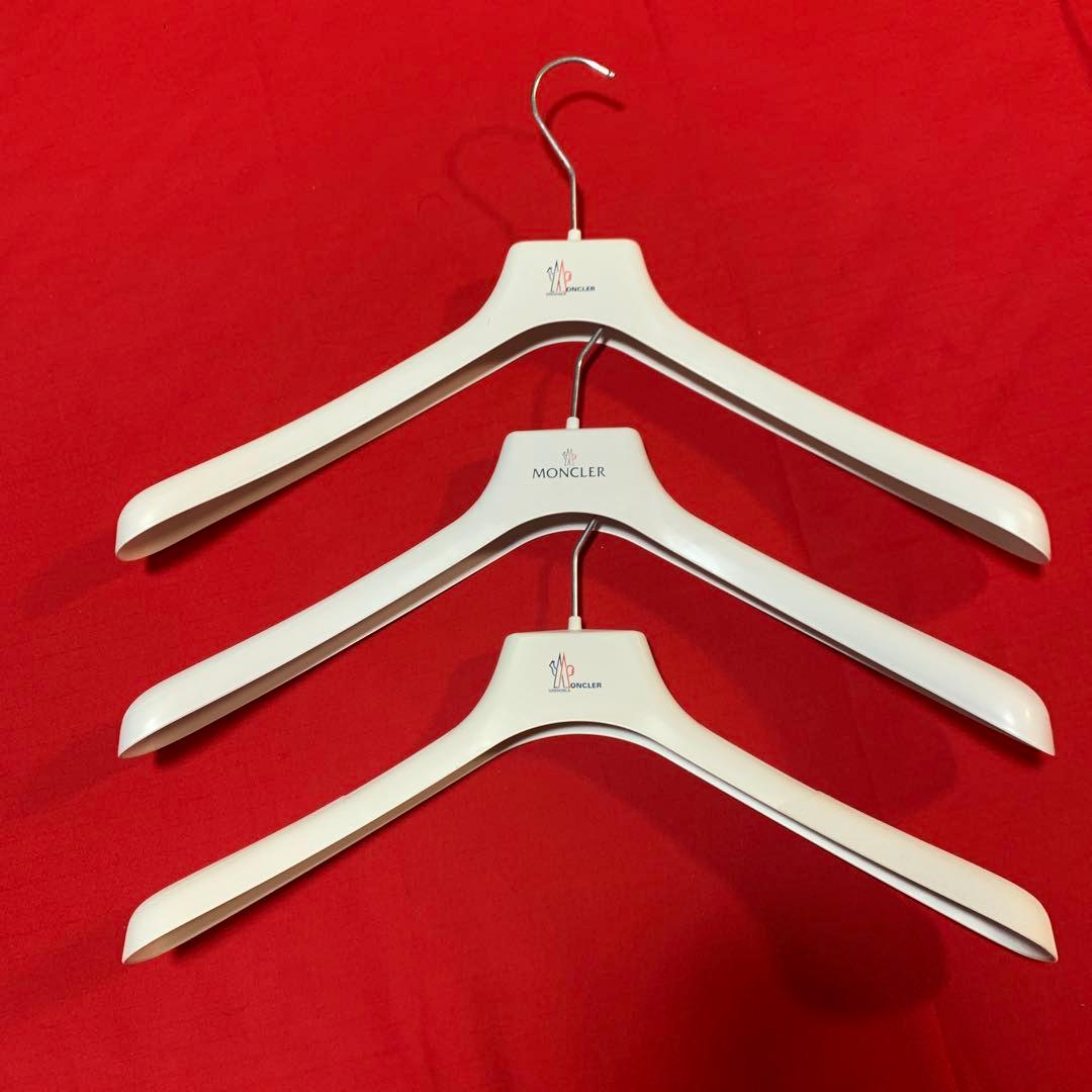 MONCLER ガーメントバッグ2つとハンガー3本、パンツハンガー3本セット