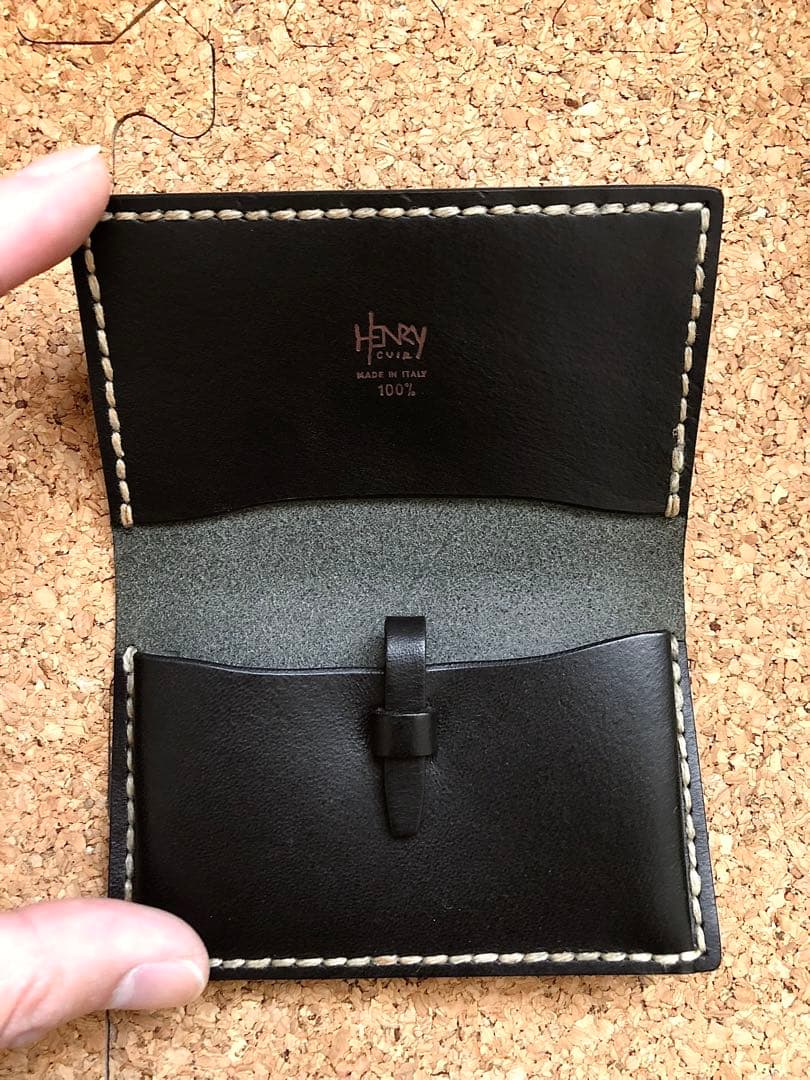 アンリークイール（Henry Cuir）／マルチプルカードケース