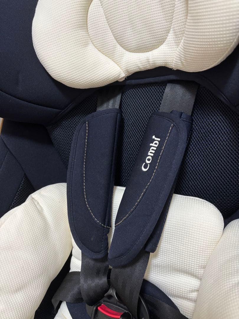 美品　Combi チャイルドシート ネイビー
