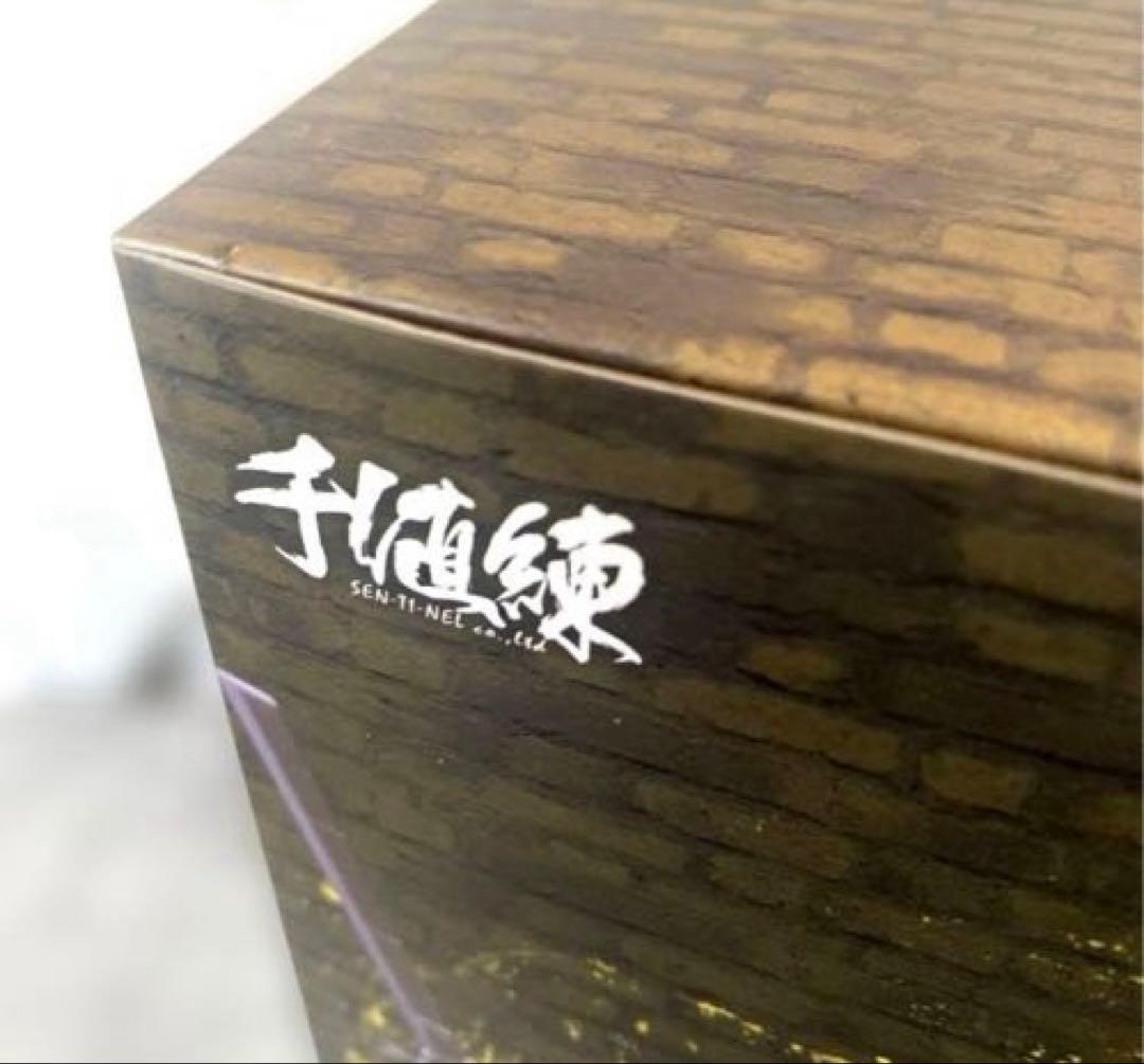 【進撃の巨人 】エルヴィンBRAVE-ACTフィギュア +期間限定おまけリヴァイ