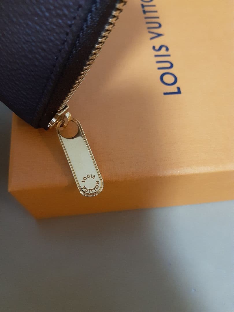 グレースLOUISVUITTON ジッピーパース