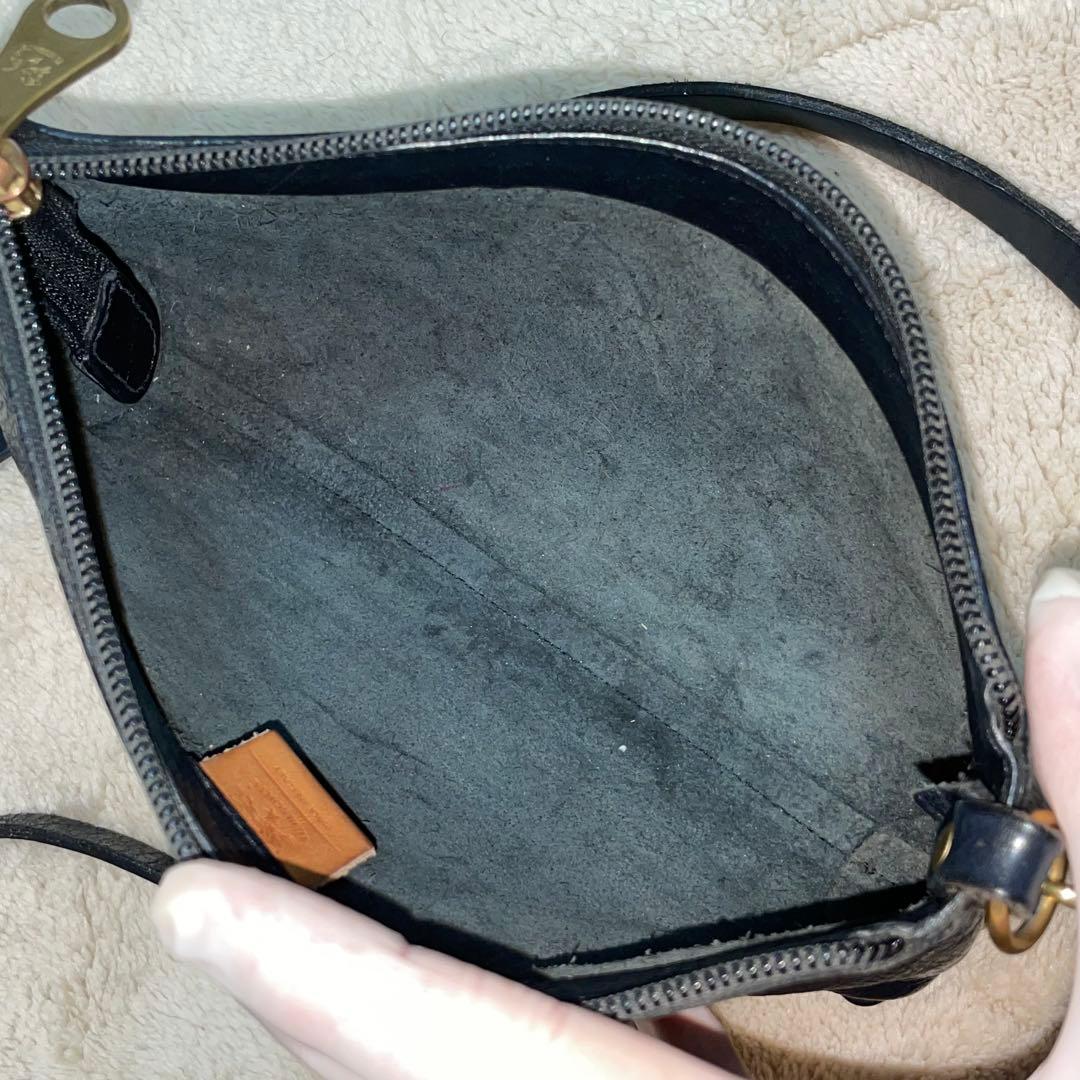 極美品✨イルビゾンテ 現行タグ ショルダーバッグ サコッシュ レザー ブラック