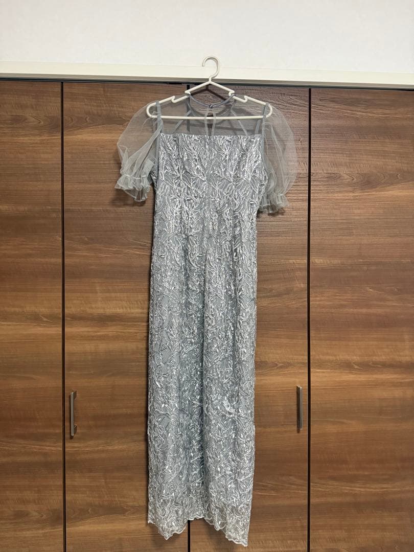 Leja シルバーパーティードレス フリル付き