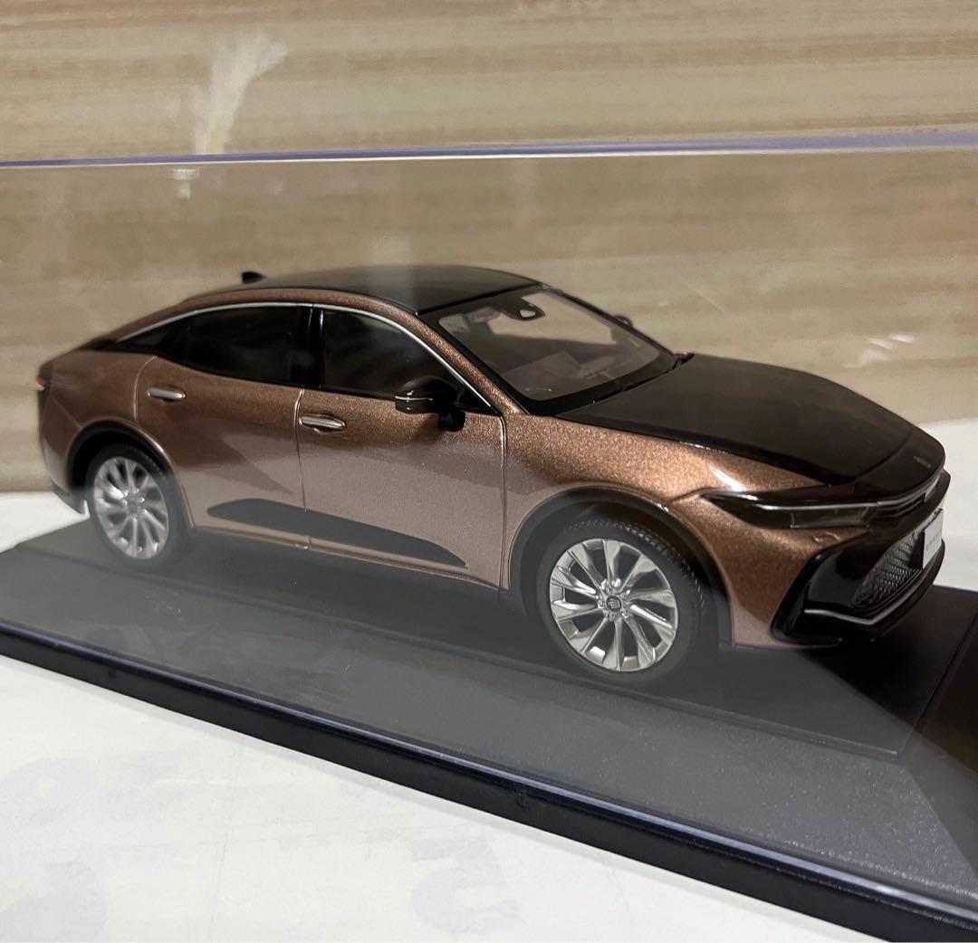 トヨタ1/30 クラウン PHEV 2022 ブラック / プレシャスブロンズ