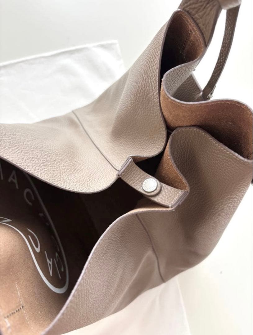 IACUCCI レザーショルダーバッグ ブラウン