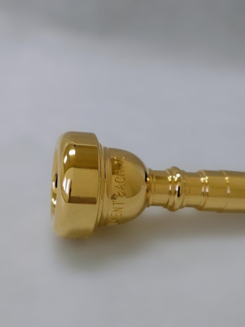 Bach トランペットマウスピース　7C　ゴールド