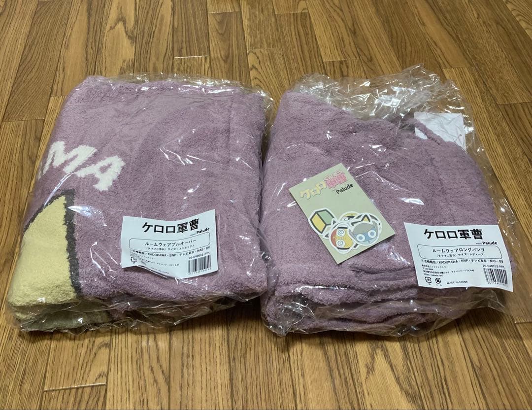 【なつ】フレークシール付　タママ二等兵 ルームウェア上下 Palude