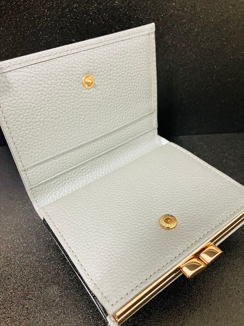 新品未使用 皇居限定 がま口 財布 シルバーの通販はau PAY マーケット