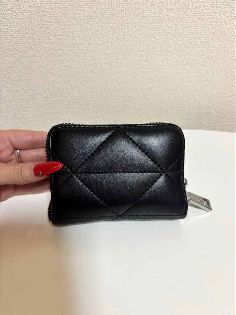 PRADA 財布 ノベルティ