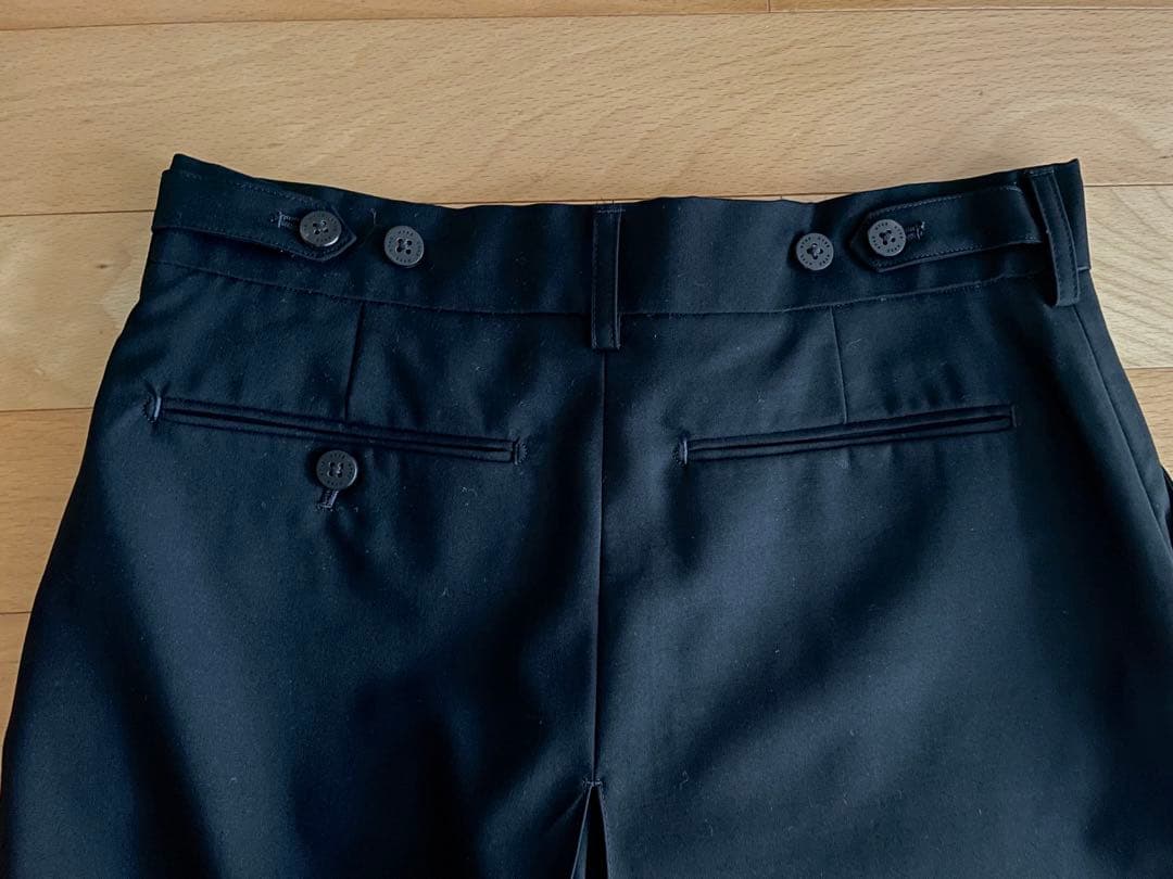 HIKE 黒 キャロットハーフパンツ