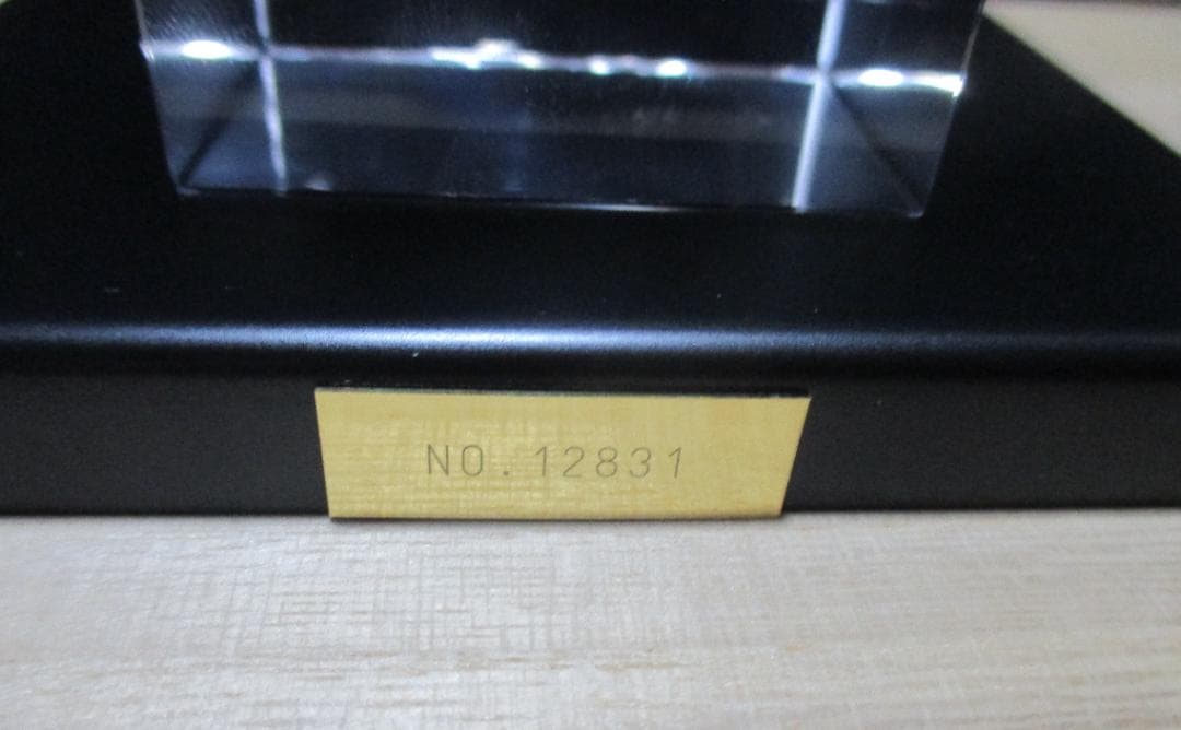 五輪塔 天然水晶 美術工芸品 伝統工芸品 証明書付き 風水 山梨県水晶