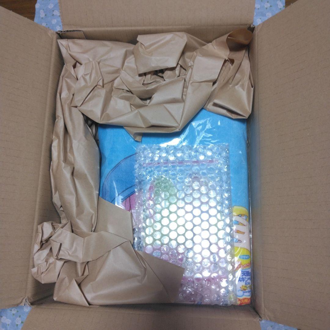 フマキラー×「ゆるキャン△」・各務原なでしこのアクリルスタンドとバスタオルセット