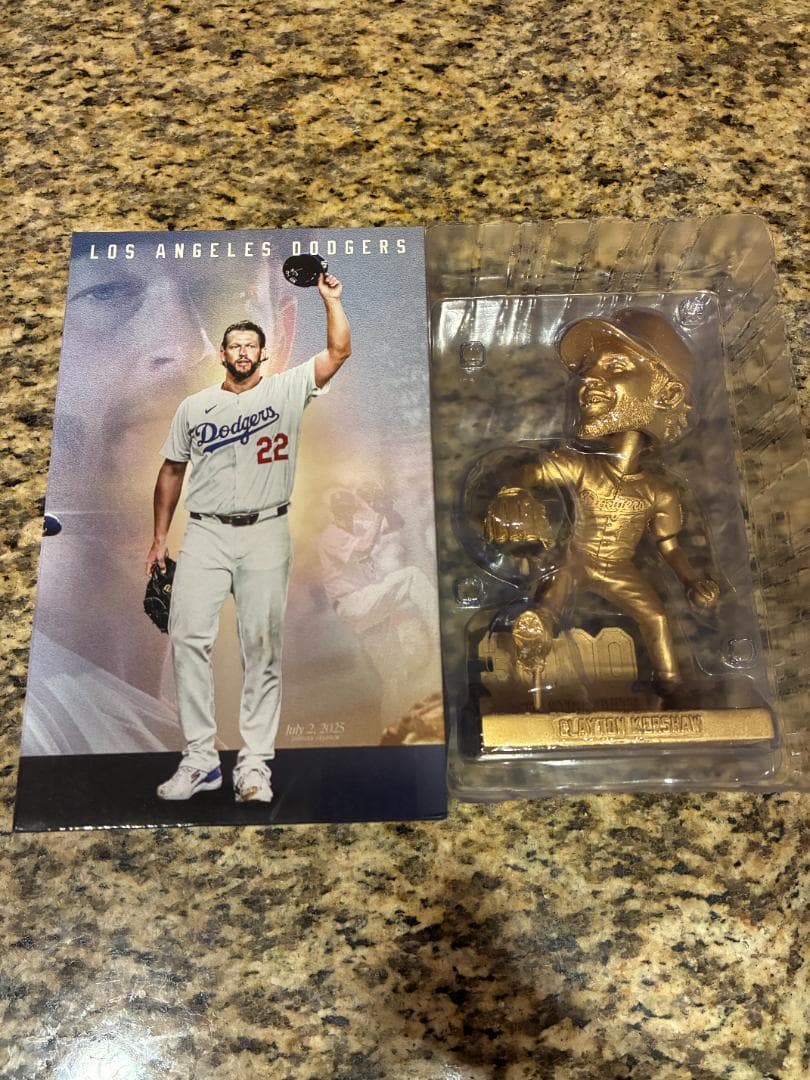 tsushiさま【即日発送】クレイトン・カーショー ボブルヘッド 3000奪三振