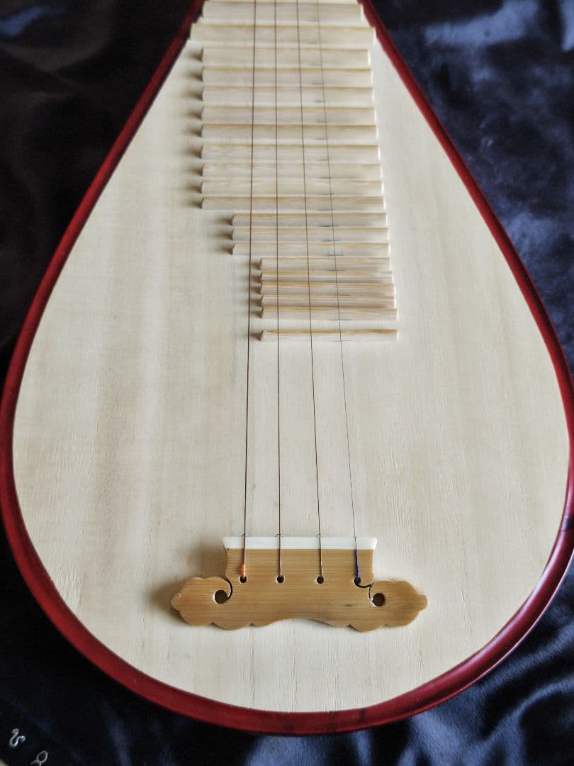 中国琵琶　４弦琵琶　収納袋・爪・固定テープ付き