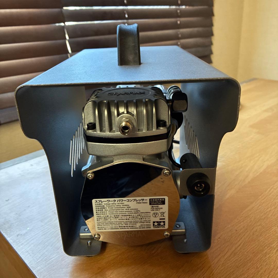 タミヤスプレーワークパワーコンプレッサー　エアブラシスタンド他