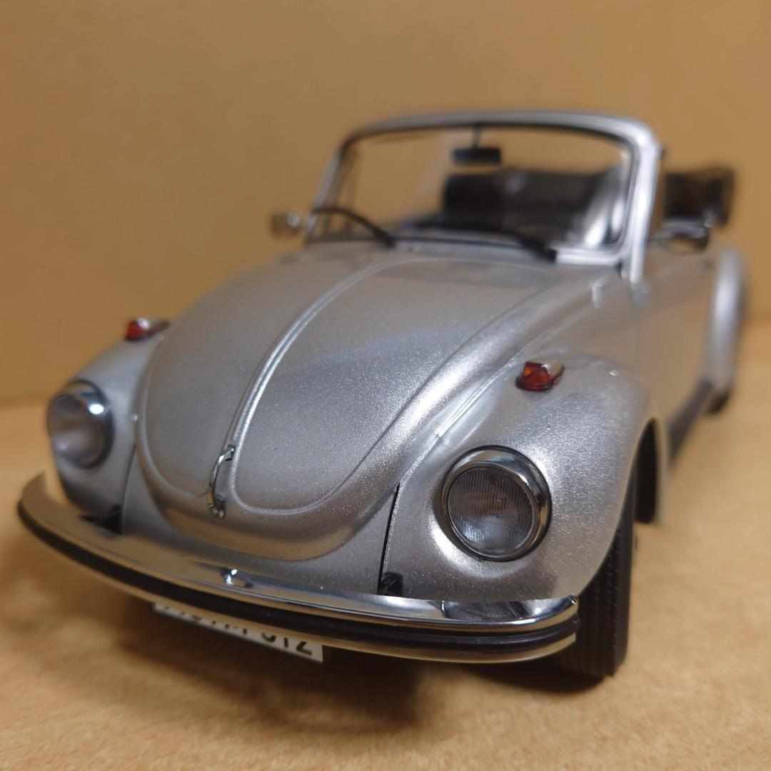 1/18 フォルクスワーゲン ビートル 1303 シルバー カブリオレ 1973