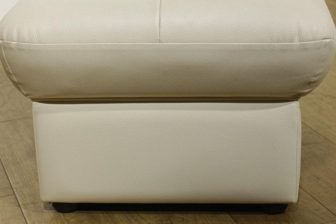 ラ*ー様 カリモク★CHITANO★オットマン★スツール★Z12126Z922★