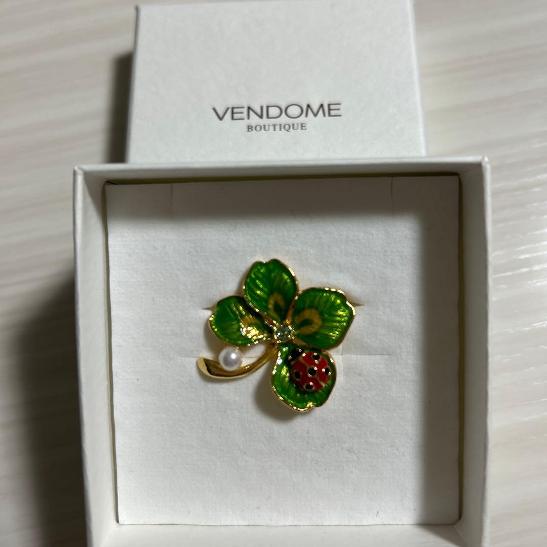 美品 VENDOME boutique クローバー テントウムシ ブローチ
