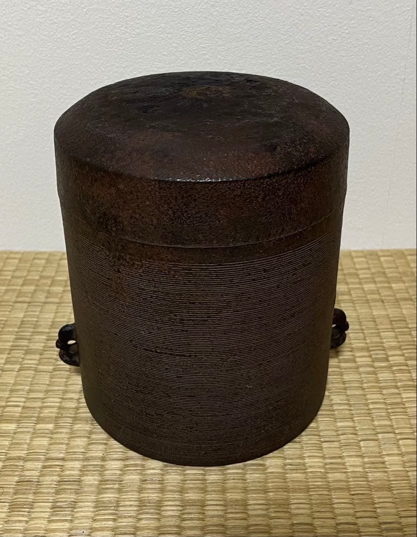 江戸前期】糸目姥口筒釜 幕府御用釜師 大西五郎左衛門作 - メルカリ