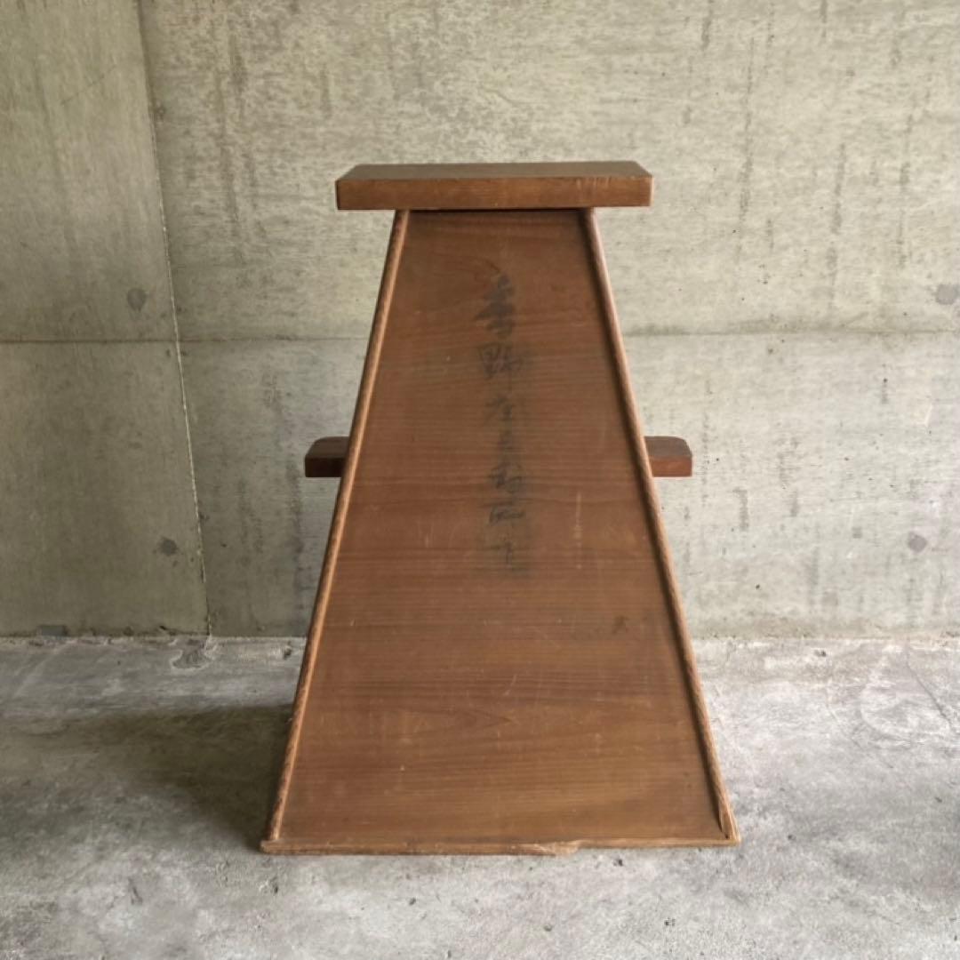 古い味のある大きな踏み台 置物台 花台 飾り棚 ラック 大型 特大 木製