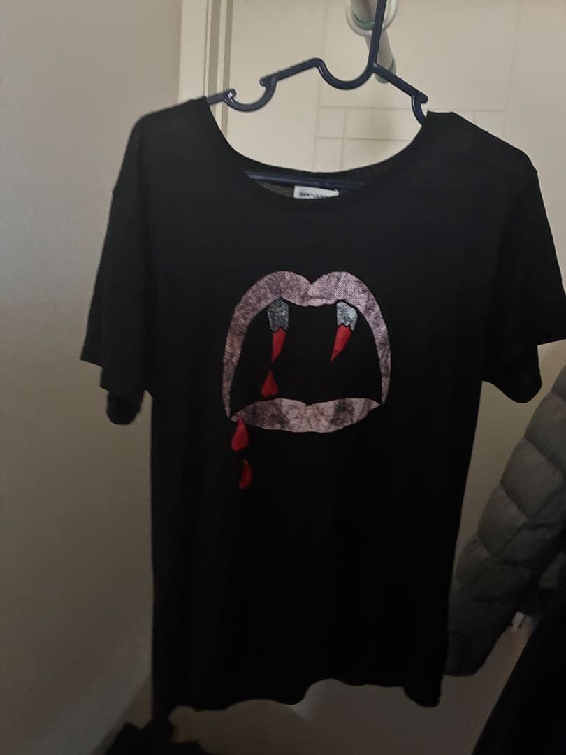 Saint Laurent Parisブラッドラスター　ヴァンパイアTシャツ Saint Laurent ブラッドラスター Tシャツ ヴァンパイヤ SAINT LAURENT