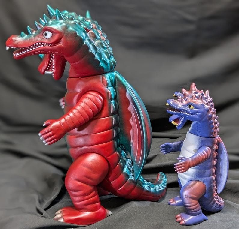 ジャイアント＆スタンダード　三つ首竜「スペクトルマン」（マスダヤ復刻）２体セット