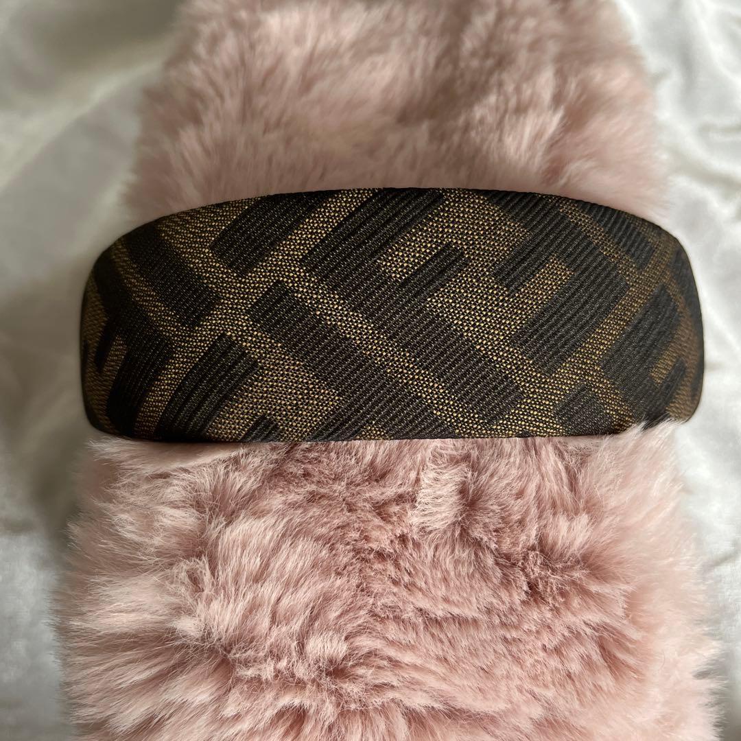 【値下げ本日まで】FENDI ロゴ入りヘアバンド ブラック・ブラウン