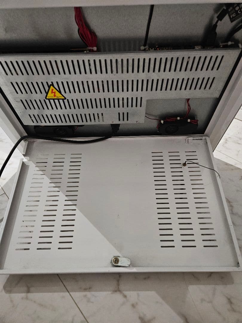 デジタルサイネージ アンドロイド タッチパネル 43インチ