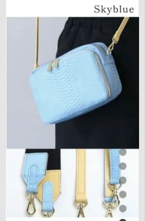 スカイブルー クロコ型押し ショルダーバッグ