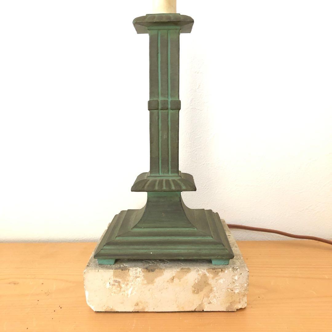 根付 竹の子に止まりバッタを見つめる猿の姿をしている根付 2025年最新