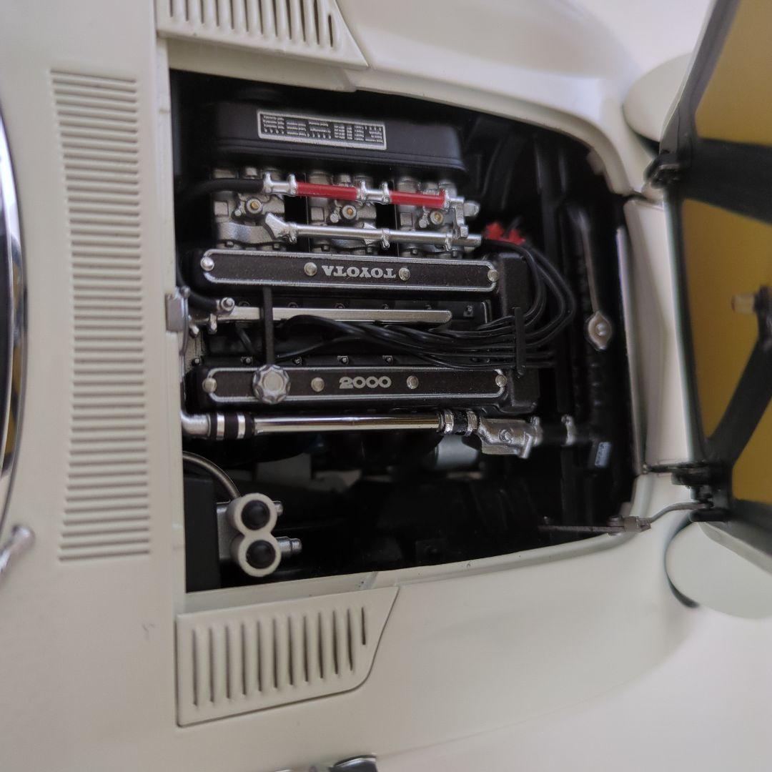 オートアート、トヨタ2000GT、2台セット　1/18ミニカー