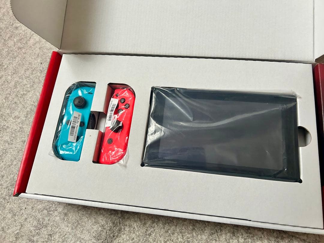 Nintendo Switch ネオンブルー/ネオンレッド 本体とソフト