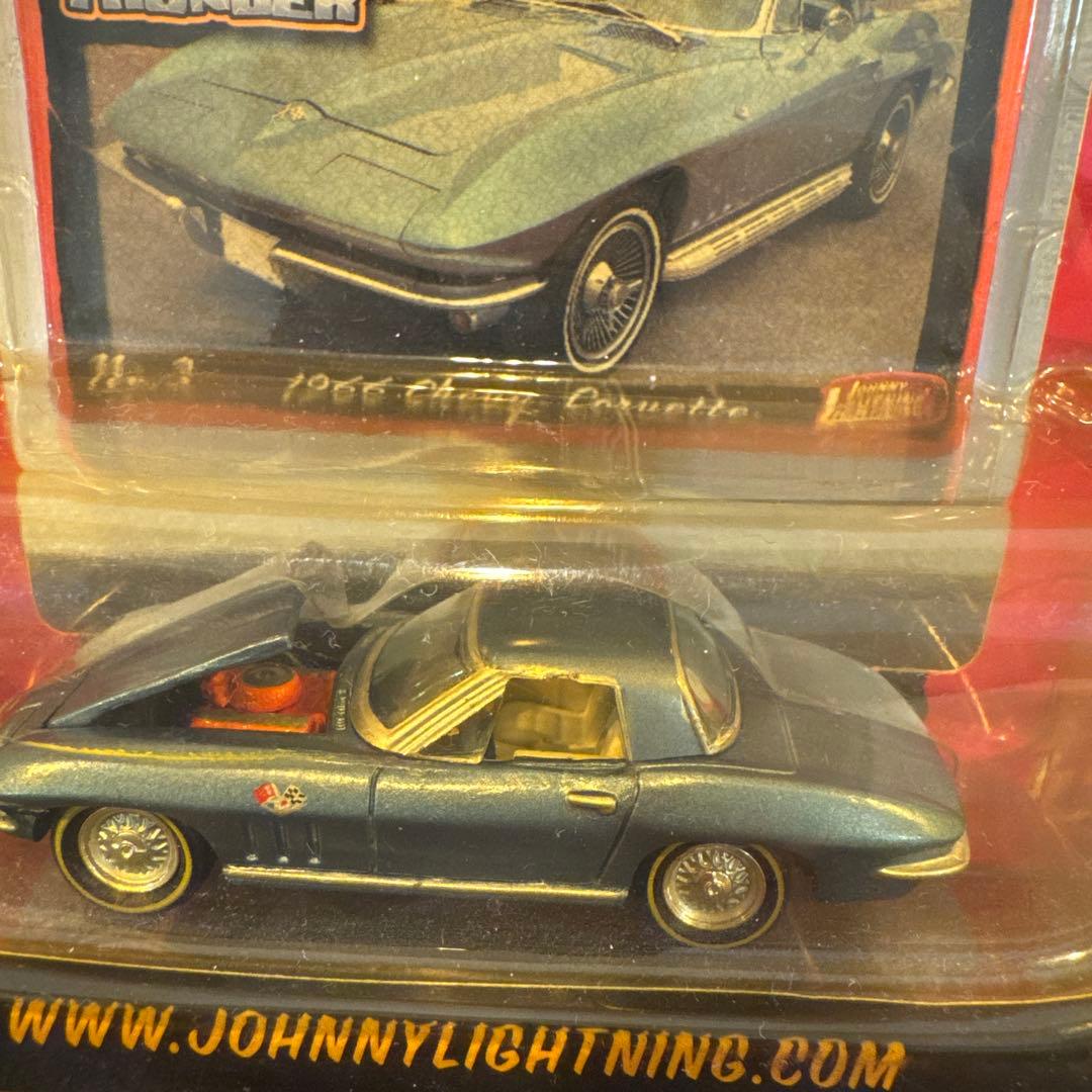 ミニカー Johnny Lightning 1966 Chevy Corvette