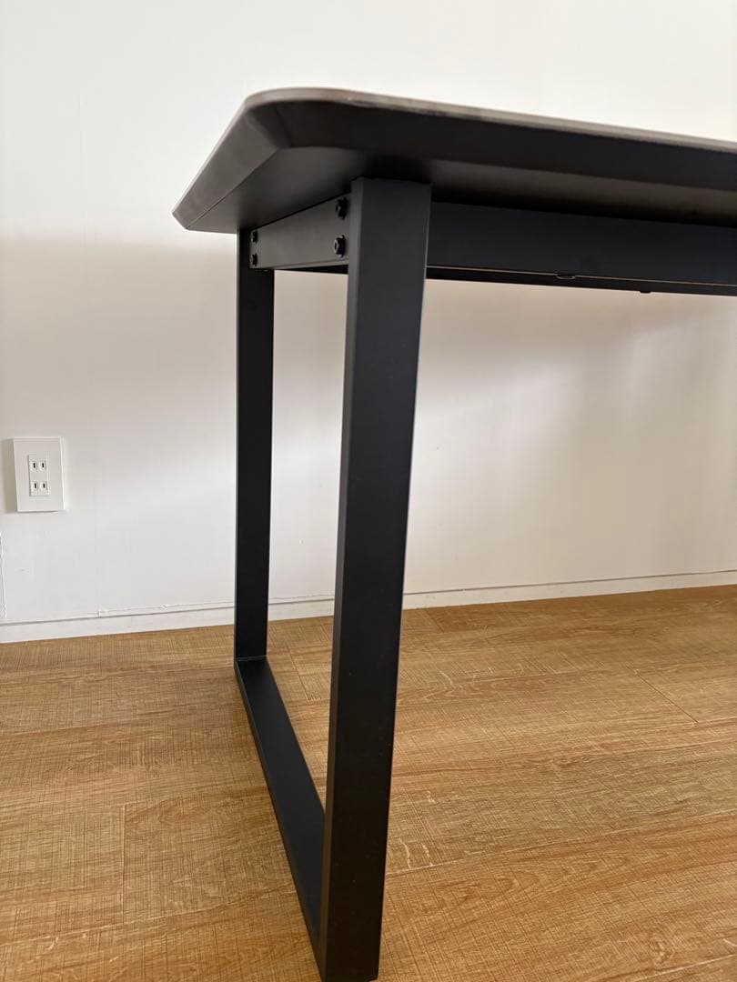 送料込み　ダイニングテーブル 140 長方形 セラミックテーブル