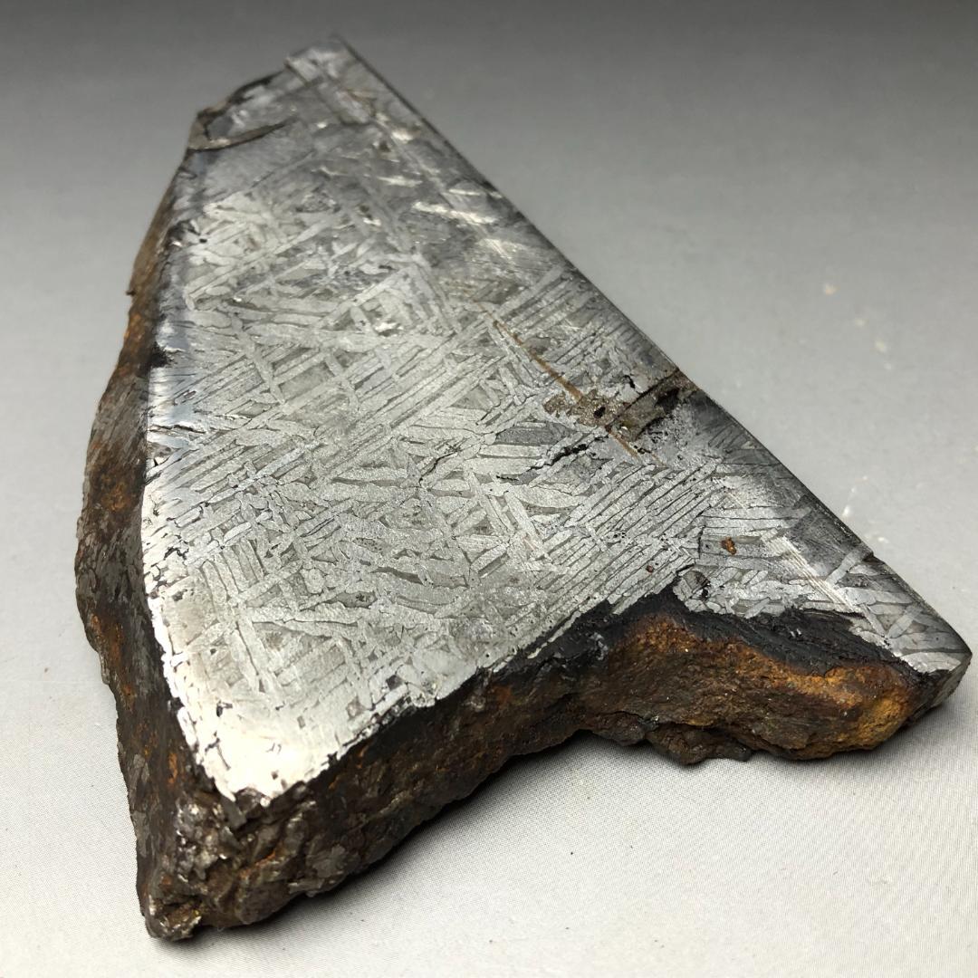 アルタイ隕石　隕石 鉄隕石　エンドカット　ナチュラル　重さ約305ｇ アルタイ隕石 鉄隕石 外皮付き隕石 エンドカット 原石 重さ約415g