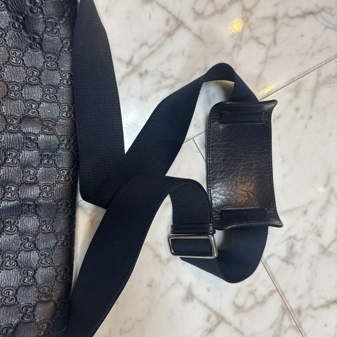 GUCCI ブラック レザー ショルダーバッグ GUCCI